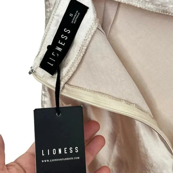 NWT Lioness String Along Skirt Ecru Satin Adjustable Ruched Sides Mini to Long 4 - Picture 8 of 14